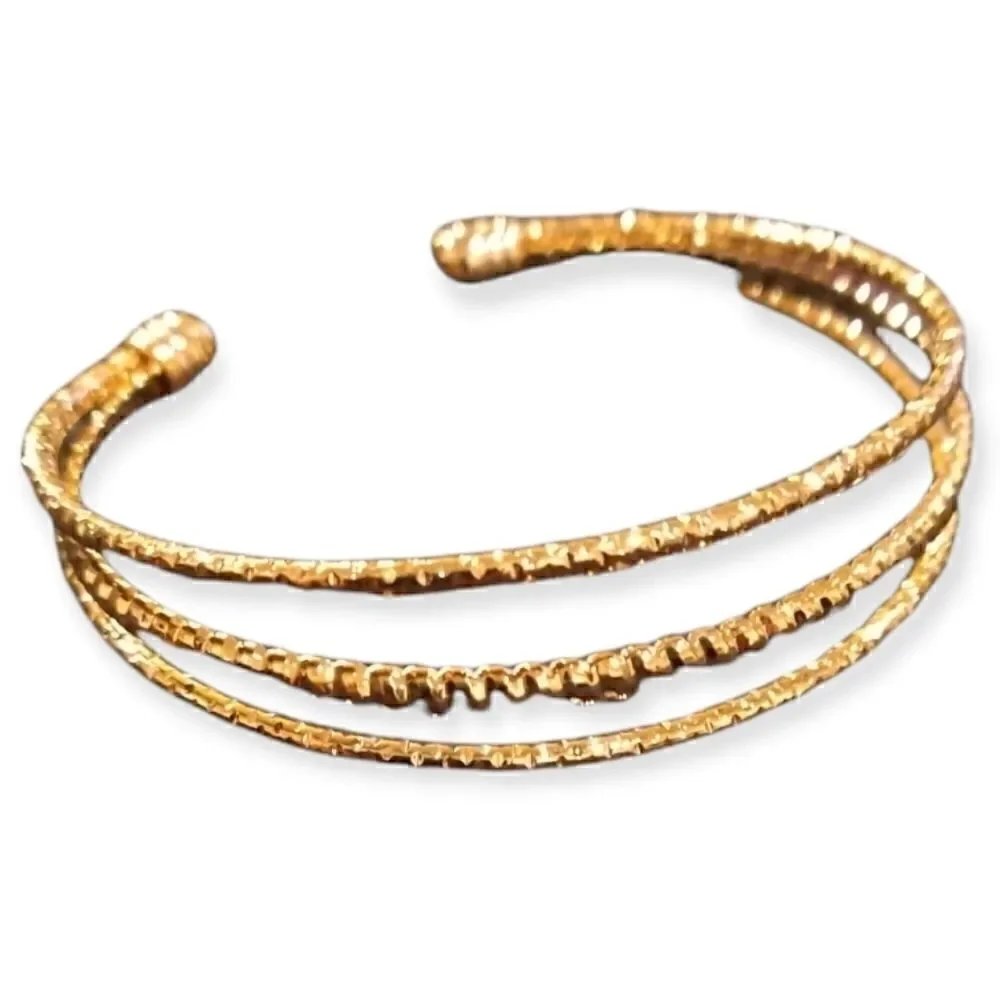 Shiny Gold Bangle Bracelet
